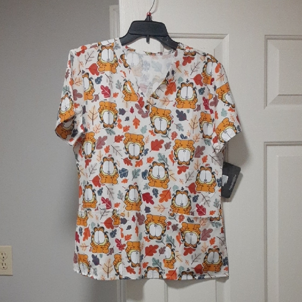Garfield Scrub Top. Fall Leaves. Size Medium. New With Tags.